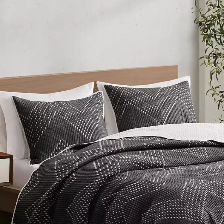 black_chevron_fullqueen_pc_coverlet_set_3.webp Chevron Full/Queen 3-pc. Coverlet Set>Kirklands Home Hot