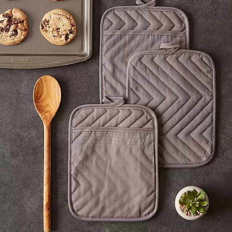 gray_quilted_pc_potholder_set_4.webp Quilted 3-pc. Potholder Set>Kirklands Home New