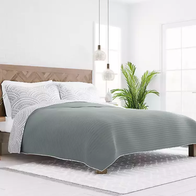 Green Scalloped Reversible 3-pc. Queen Quilt Set>Kirklands Home Shop