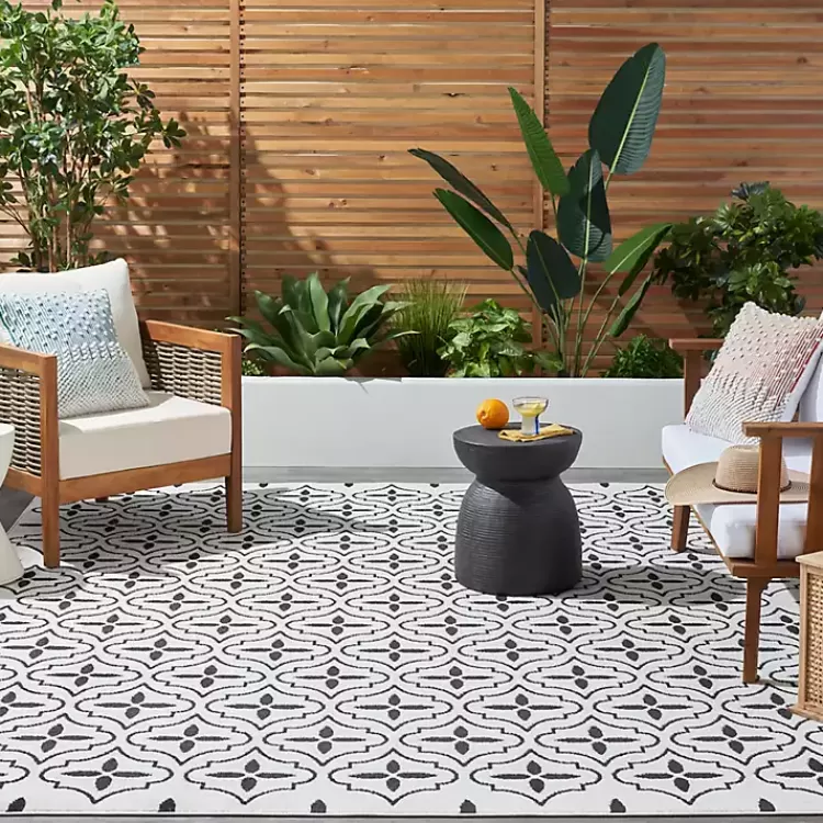 Ivory & Black Quatrefoil Indoor/Outdoor Rug, 8x10>Kirklands Home Shop