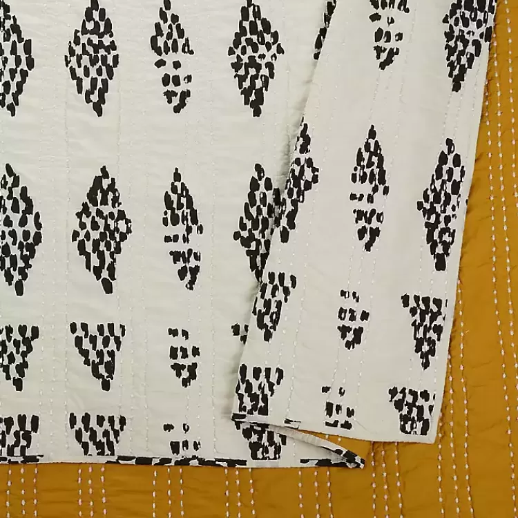justina_blakeney_beaded_pc_fullqueen_quilt_set_2.webp Justina Blakeney Beaded 3-pc. Full/Queen Quilt Set>Kirklands Home Outlet