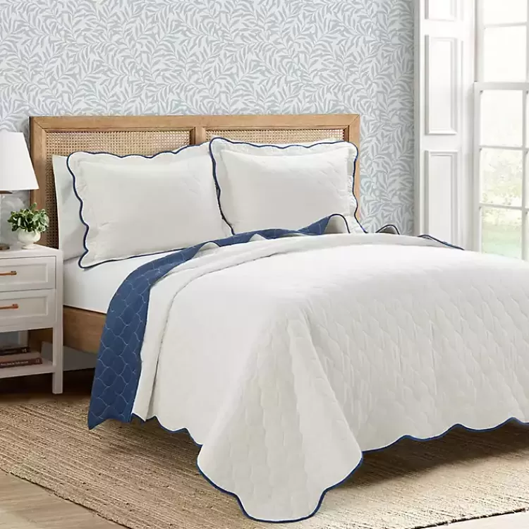 White and Navy Scallop 3-pc. King Quilt Set>Kirklands Home Fashion