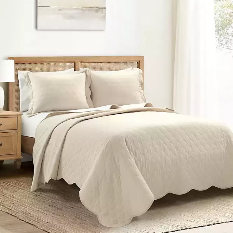White and Tan Scallop 3-pc. Full/Queen Quilt Set>Kirklands Home New