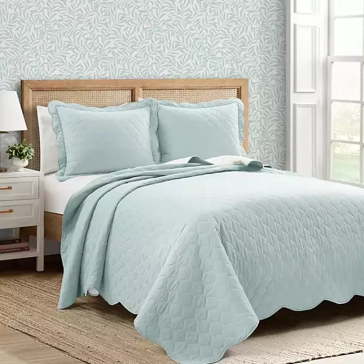 White and Teal Scallop 3-pc. Full/Queen Quilt Set>Kirklands Home Fashion
