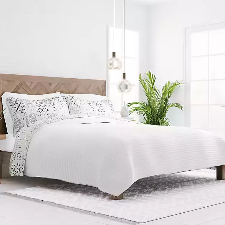 White Trellis Reversible 3-pc. King Quilt Set>Kirklands Home New